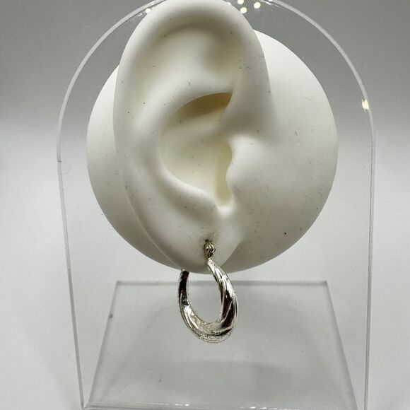 SALE! Classic Sterling silver hoop earrings! - Picture 3 of 7